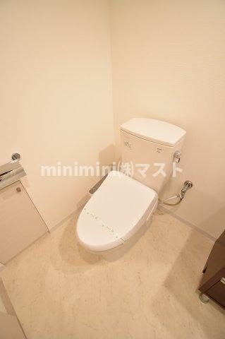 大阪市西区江戸堀１丁目の賃貸マンションのトイレ