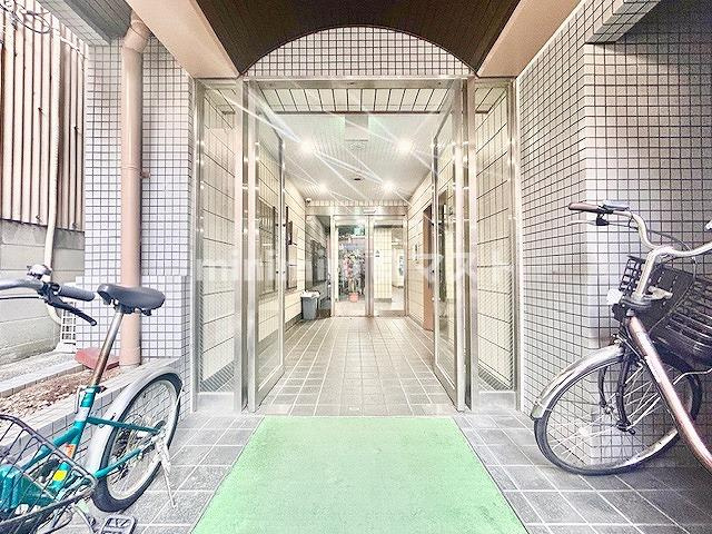 大阪市西区南堀江４丁目の賃貸マンションのエントランス