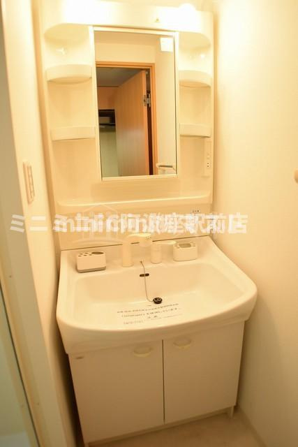 大阪市西区靱本町３丁目の賃貸マンションの洗面所