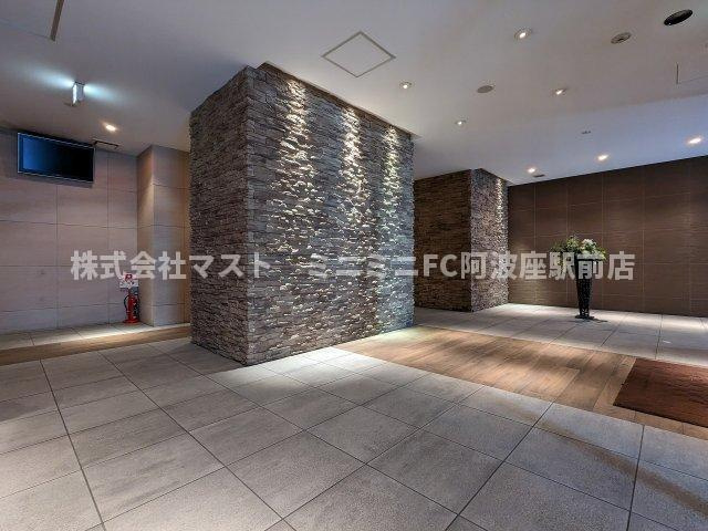 大阪市西区土佐堀３丁目の賃貸マンションのロビー