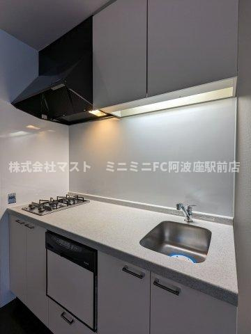 大阪市西区土佐堀３丁目の賃貸マンションのキッチン