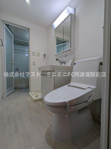 大阪市西区土佐堀３丁目の賃貸マンションのトイレ