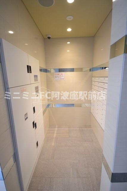 大阪市西区立売堀３丁目の賃貸マンションのロビー