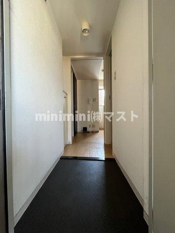 大阪市西区靱本町３丁目の賃貸マンションの玄関