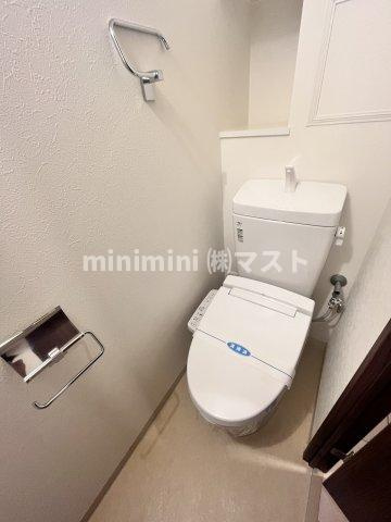大阪市西区靱本町２丁目の賃貸マンションのトイレ