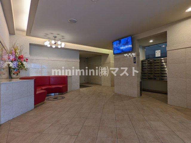 大阪市西区西本町２丁目の賃貸マンションのロビー