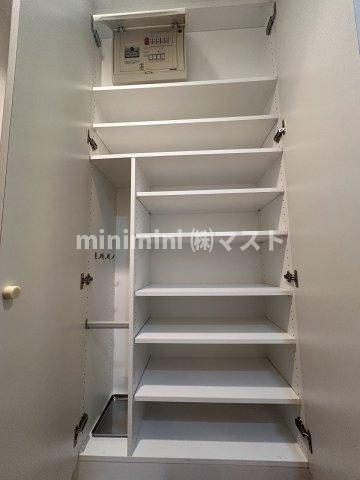 大阪市西区立売堀２丁目の賃貸マンションの収納