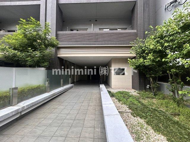 大阪市西区立売堀２丁目の賃貸マンションのエントランス