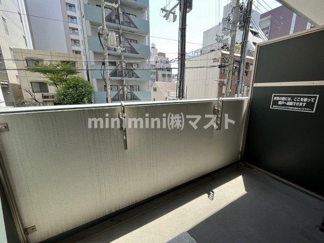 大阪市西区江戸堀３丁目の賃貸マンションのバルコニー