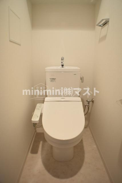 大阪市西区立売堀６丁目の賃貸マンションのトイレ