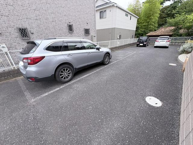 グラーツ弐番館の駐車場