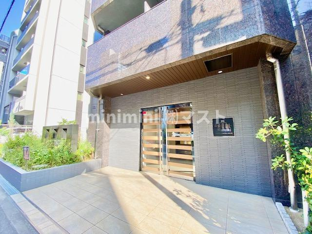 大阪市西区京町堀２丁目の賃貸マンションのエントランス