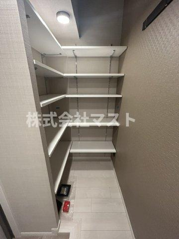 大阪市西区立売堀４丁目の賃貸マンションの収納