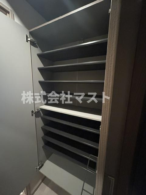 大阪市西区立売堀４丁目の賃貸マンションの収納