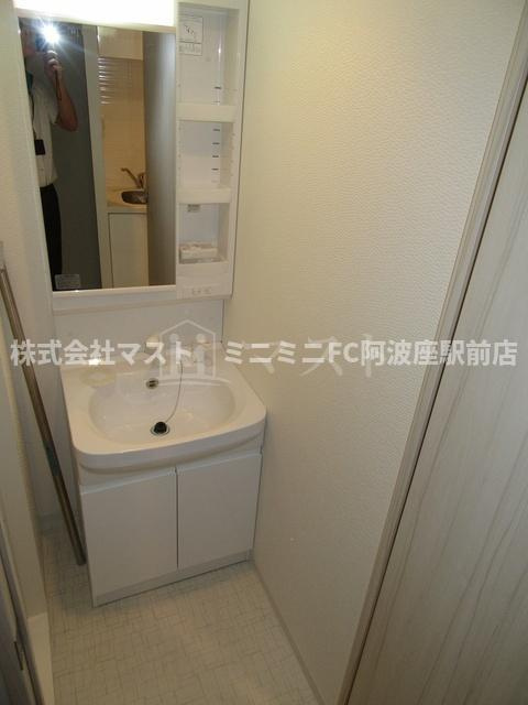 大阪市西区南堀江２丁目の賃貸マンションの洗面所