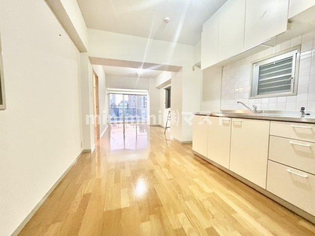 大阪市西区南堀江２丁目の賃貸マンションの居間・リビング