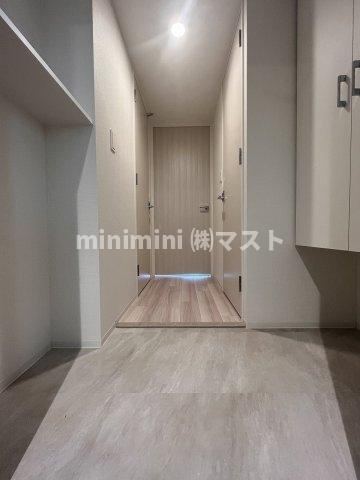 大阪市西区西本町２丁目の賃貸マンションの玄関
