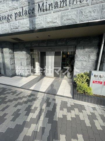 大阪市西区南堀江３丁目の賃貸マンションのエントランス