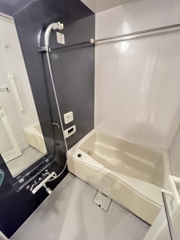 大阪市西区靱本町３丁目の賃貸マンションの浴室