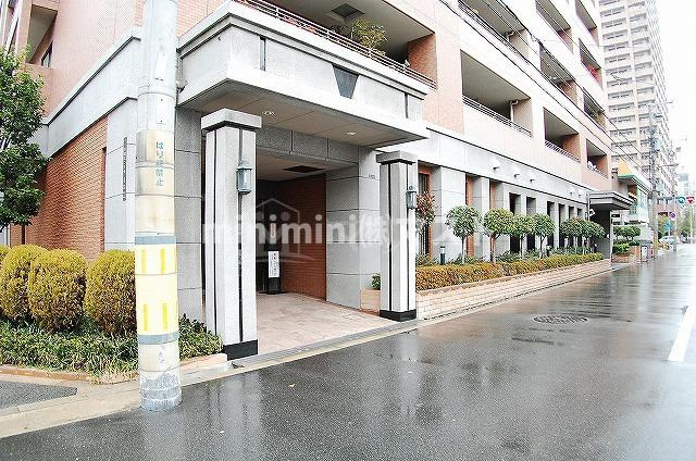 大阪市西区南堀江２丁目の賃貸マンションのエントランス