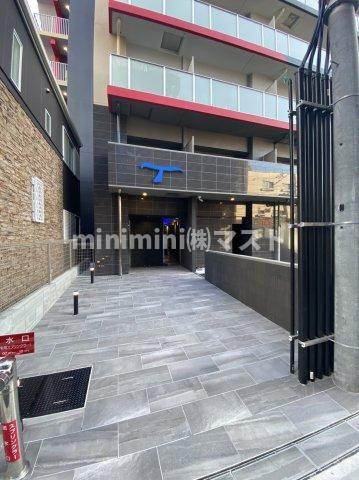 大阪市西区南堀江４丁目の賃貸マンションのエントランス