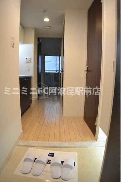 大阪市西区江戸堀２丁目の賃貸マンションの玄関