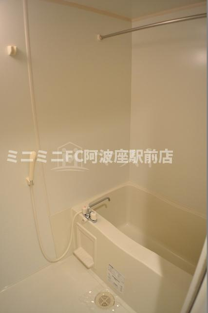 大阪市西区江戸堀２丁目の賃貸マンションの浴室