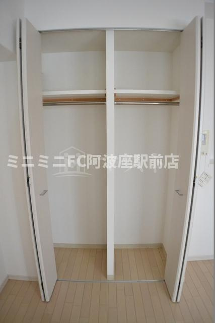 大阪市西区江戸堀２丁目の賃貸マンションの収納