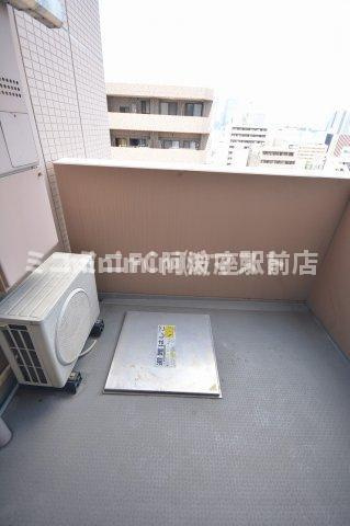 大阪市西区新町１丁目の賃貸マンションのバルコニー