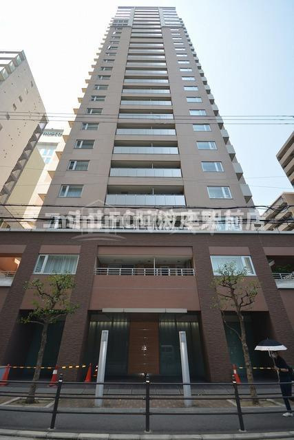 大阪市西区新町１丁目の賃貸マンションの外観
