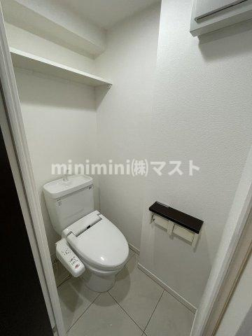大阪市西区西本町２丁目の賃貸マンションのトイレ