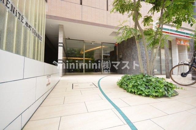大阪市西区立売堀１丁目の賃貸マンションのエントランス