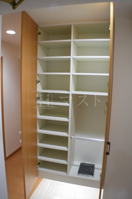 大阪市西区南堀江２丁目の賃貸マンションの玄関
