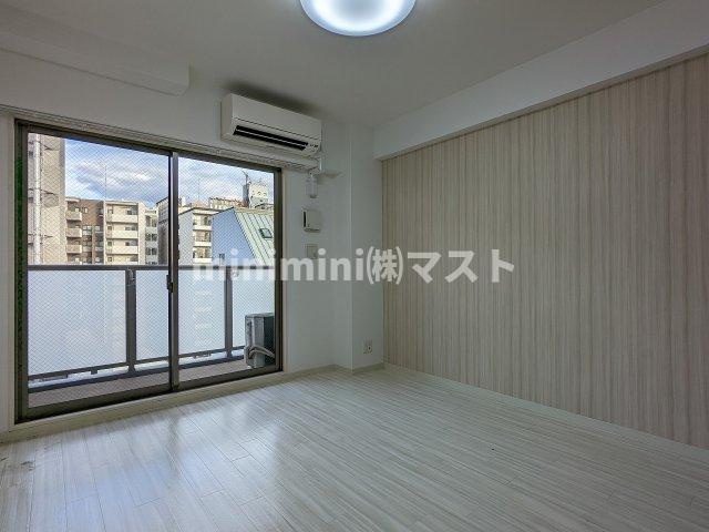 大阪市西区本田２丁目の賃貸マンションの居間・リビング