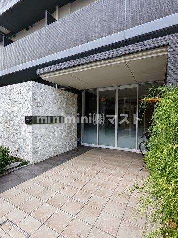 大阪市西区本田２丁目の賃貸マンションのエントランス