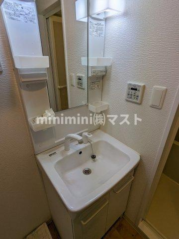 大阪市西区本田２丁目の賃貸マンションの洗面所