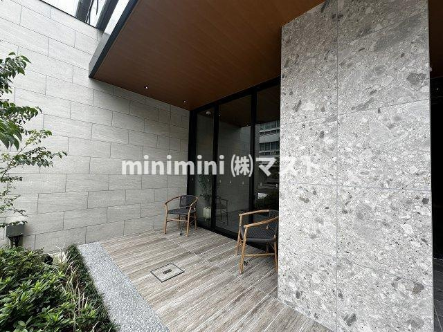 大阪市西区新町４丁目の賃貸マンションのエントランス