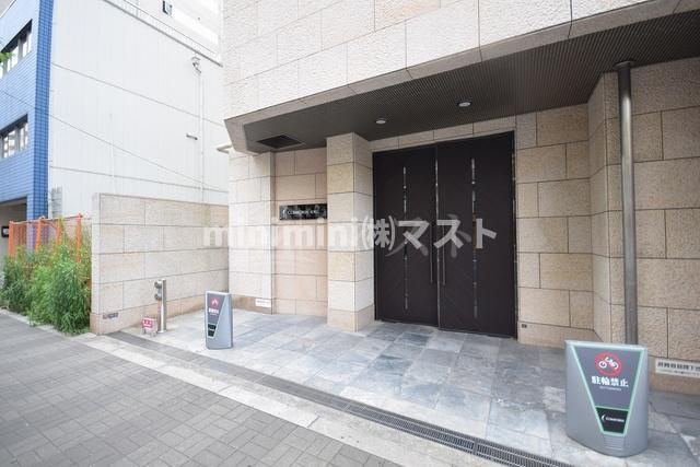 大阪市西区北堀江３丁目の賃貸マンションのエントランス