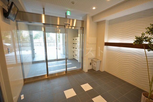 大阪市西区南堀江４丁目の賃貸マンションのロビー