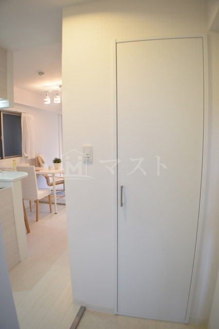 大阪市西区南堀江４丁目の賃貸マンションの玄関