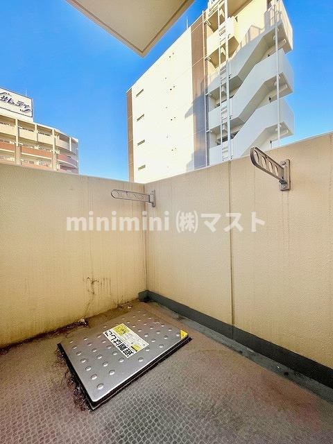 大阪市西区阿波座１丁目の賃貸マンションのバルコニー