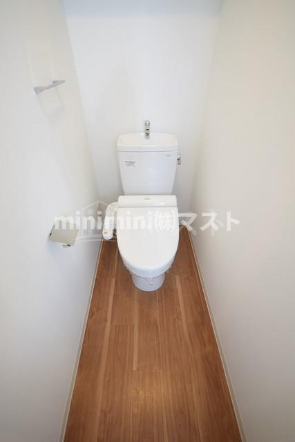 大阪市西区新町１丁目の賃貸マンションのトイレ