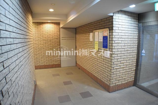 大阪市西区西本町２丁目の賃貸マンションのロビー