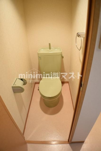 大阪市西区西本町２丁目の賃貸マンションのトイレ