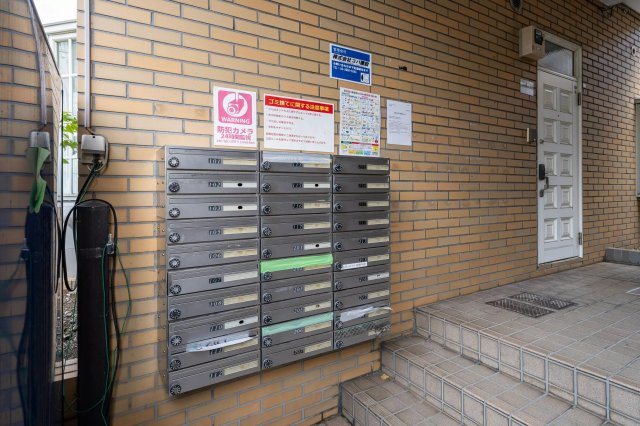 AP263 ローズガーデンタカエイ112番館 218のエントランス|



