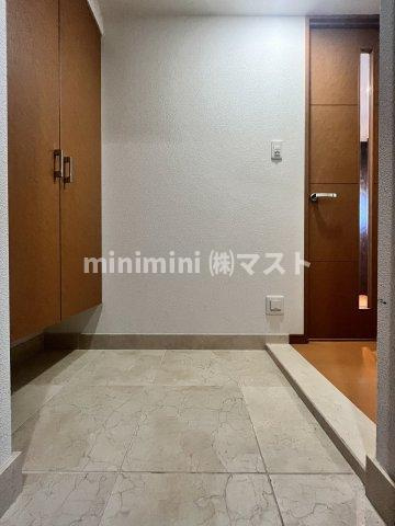 大阪市西区新町３丁目の賃貸マンションの玄関