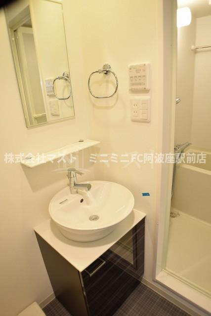 大阪市西区川口３丁目の賃貸マンションの洗面所