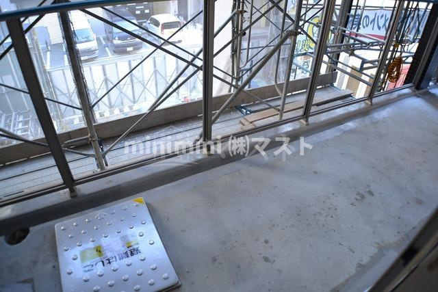 大阪市西区江戸堀３丁目の賃貸マンションのバルコニー