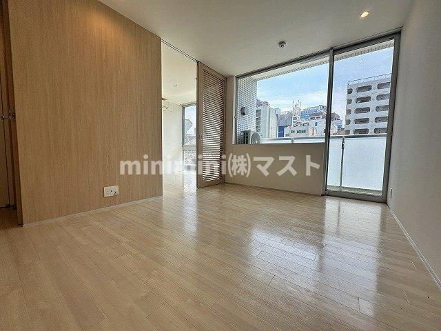 大阪市西区南堀江１丁目の賃貸マンションの居間・リビング