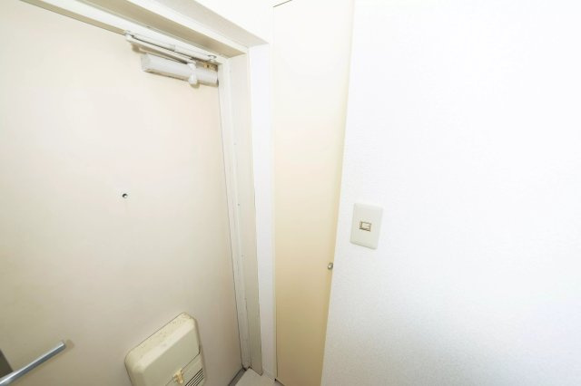 AP767 トップ青砥第四 105の玄関|



